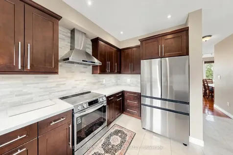 17 Bridgewater Road Oakville ON L6H 6G8