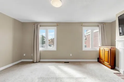 17 Bridgewater Road Oakville ON L6H 6G8