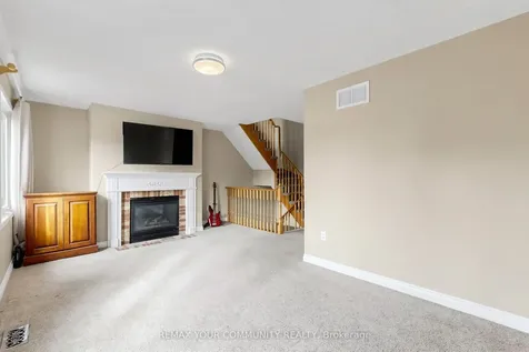 17 Bridgewater Road Oakville ON L6H 6G8