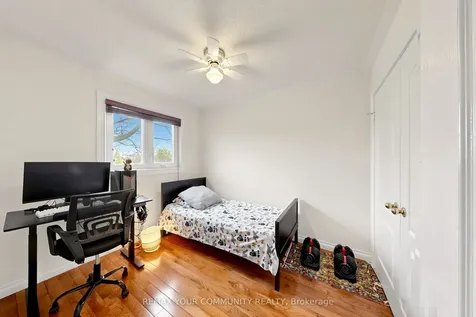 17 Bridgewater Road Oakville ON L6H 6G8