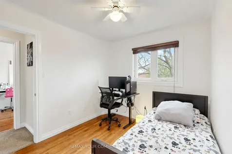 17 Bridgewater Road Oakville ON L6H 6G8