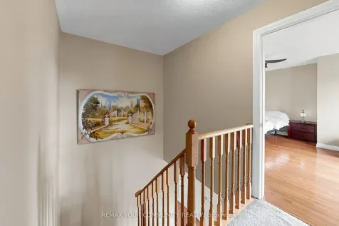 17 Bridgewater Road Oakville ON L6H 6G8