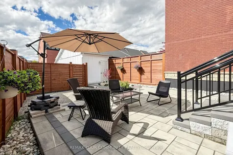 17 Bridgewater Road Oakville ON L6H 6G8