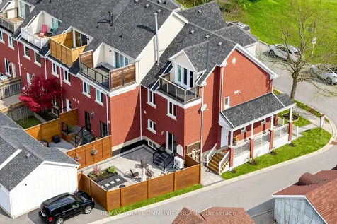 17 Bridgewater Road Oakville ON L6H 6G8