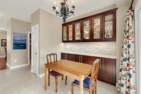 17 Bridgewater Road Oakville ON L6H 6G8