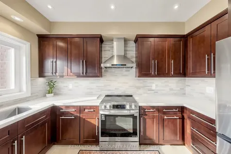 17 Bridgewater Road Oakville ON L6H 6G8