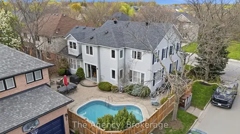2112 Novis Way Burlington ON L7L 6M7