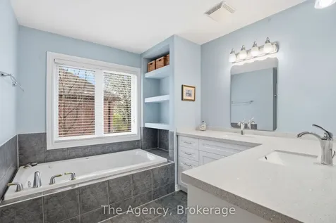 2112 Novis Way Burlington ON L7L 6M7
