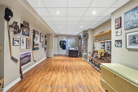 2112 Novis Way Burlington ON L7L 6M7
