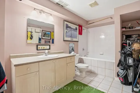 2112 Novis Way Burlington ON L7L 6M7