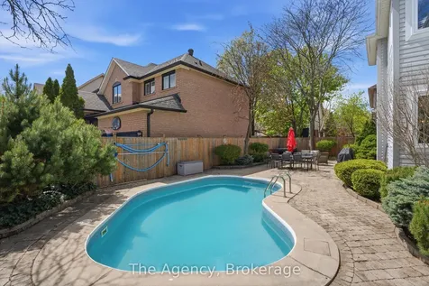 2112 Novis Way Burlington ON L7L 6M7