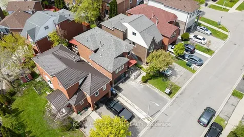 126 Sheldrake Court Brampton ON L6Y 2W9