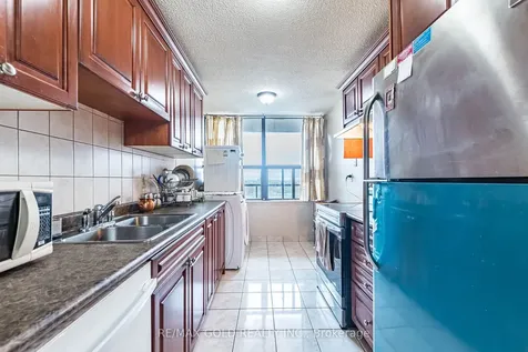 17 Knightsbridge Road Brampton ON L6T 3X9