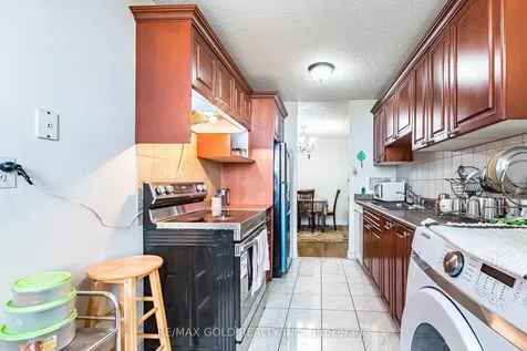 17 Knightsbridge Road Brampton ON L6T 3X9
