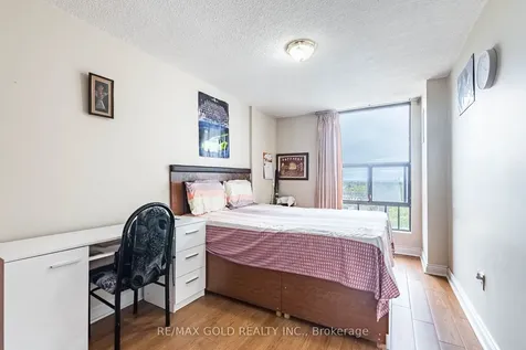 17 Knightsbridge Road Brampton ON L6T 3X9