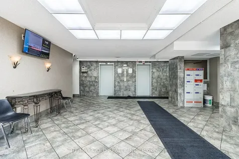 17 Knightsbridge Road Brampton ON L6T 3X9