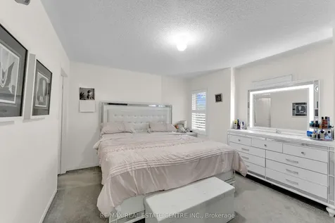 10 Jenna Court Brampton ON L6R 3P5