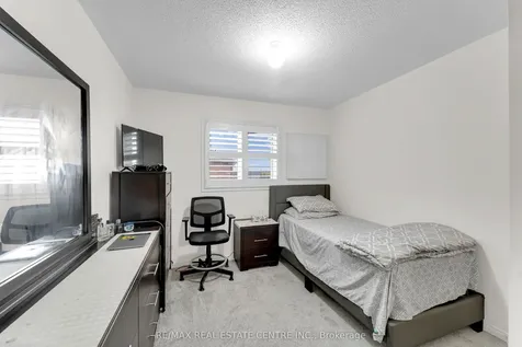 10 Jenna Court Brampton ON L6R 3P5