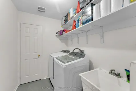 10 Jenna Court Brampton ON L6R 3P5