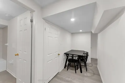 10 Jenna Court Brampton ON L6R 3P5