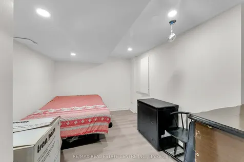 10 Jenna Court Brampton ON L6R 3P5
