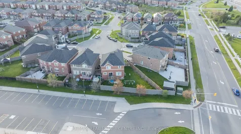 10 Jenna Court Brampton ON L6R 3P5