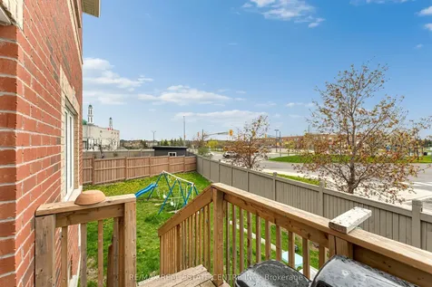 10 Jenna Court Brampton ON L6R 3P5