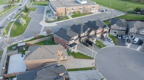 10 Jenna Court Brampton ON L6R 3P5