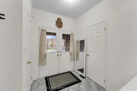 10 Jenna Court Brampton ON L6R 3P5