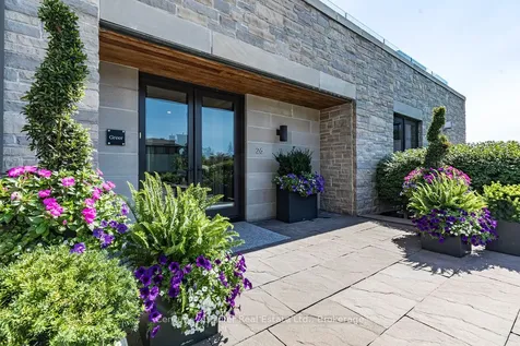 10 Maple Grove Drive Oakville ON L6J 0E1