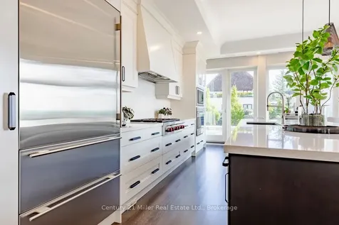 10 Maple Grove Drive Oakville ON L6J 0E1