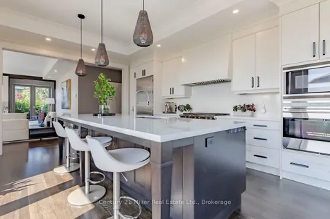 10 Maple Grove Drive Oakville ON L6J 0E1