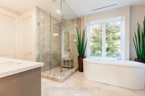 10 Maple Grove Drive Oakville ON L6J 0E1