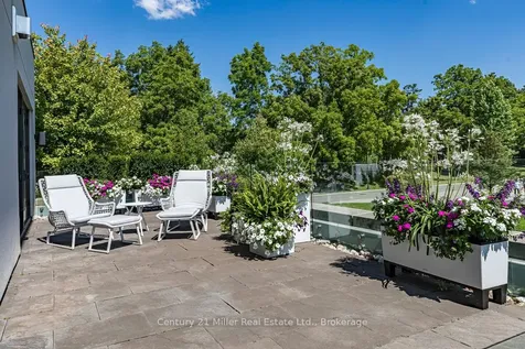10 Maple Grove Drive Oakville ON L6J 0E1