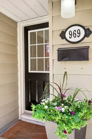 969 Sanford Drive Burlington ON L7T 3G7