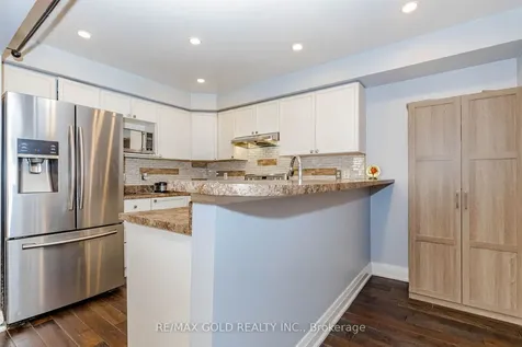 28 Rivermere Court Brampton ON L7A 1R4