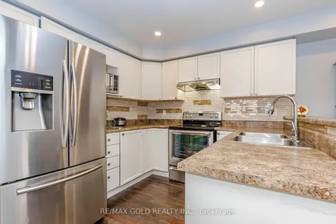 28 Rivermere Court Brampton ON L7A 1R4