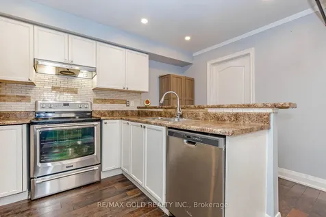 28 Rivermere Court Brampton ON L7A 1R4