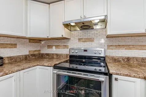 28 Rivermere Court Brampton ON L7A 1R4
