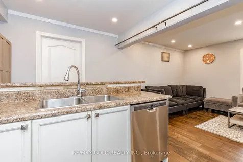 28 Rivermere Court Brampton ON L7A 1R4