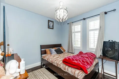 28 Rivermere Court Brampton ON L7A 1R4