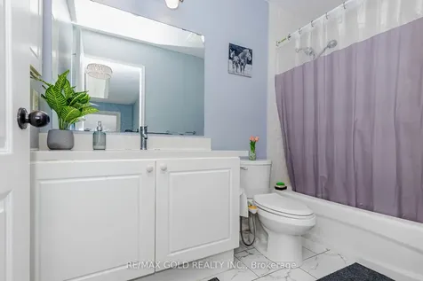 28 Rivermere Court Brampton ON L7A 1R4