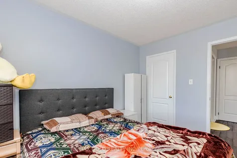 28 Rivermere Court Brampton ON L7A 1R4