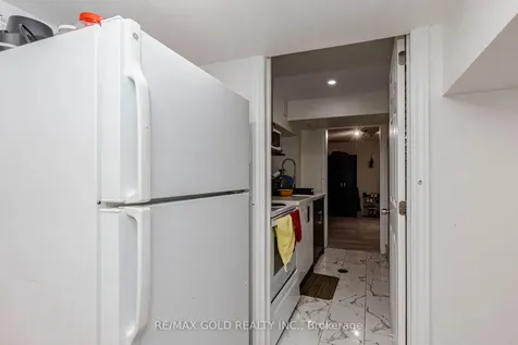 28 Rivermere Court Brampton ON L7A 1R4