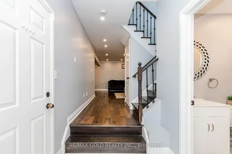 28 Rivermere Court Brampton ON L7A 1R4