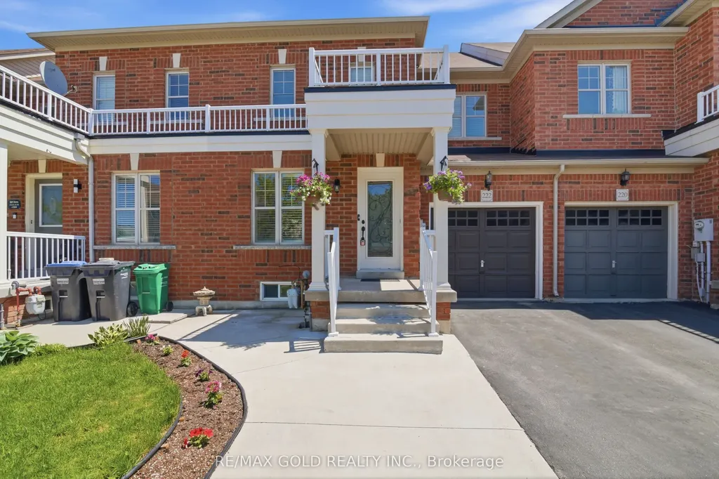 222 Fairwood Circle Brampton ON L6R 0X6