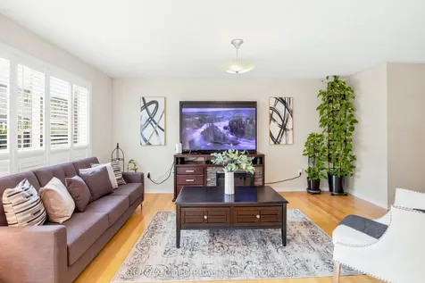 222 Fairwood Circle Brampton ON L6R 0X6