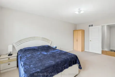 222 Fairwood Circle Brampton ON L6R 0X6