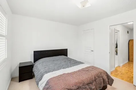 222 Fairwood Circle Brampton ON L6R 0X6