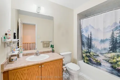 222 Fairwood Circle Brampton ON L6R 0X6
